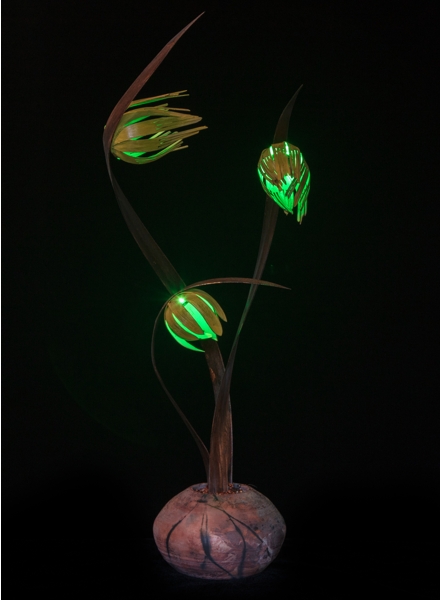 Fleur de bois with natural blades, botanical sculptural lighting.